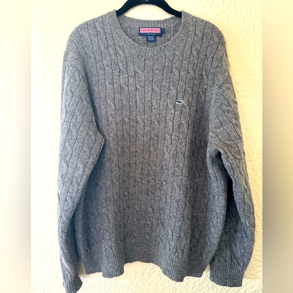 Vineyard Vines gray cable knit sweater size men’s L, 98%wool